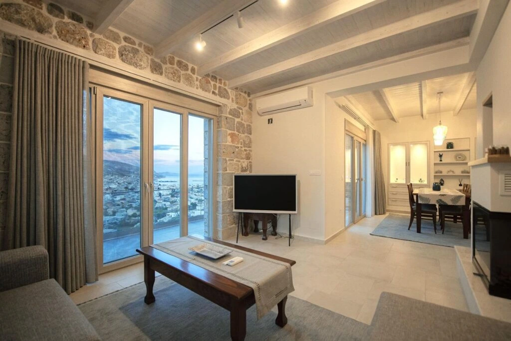 A villa designed with all architectural criteria with an open plan layout and comfortable outdoor areas with sea view